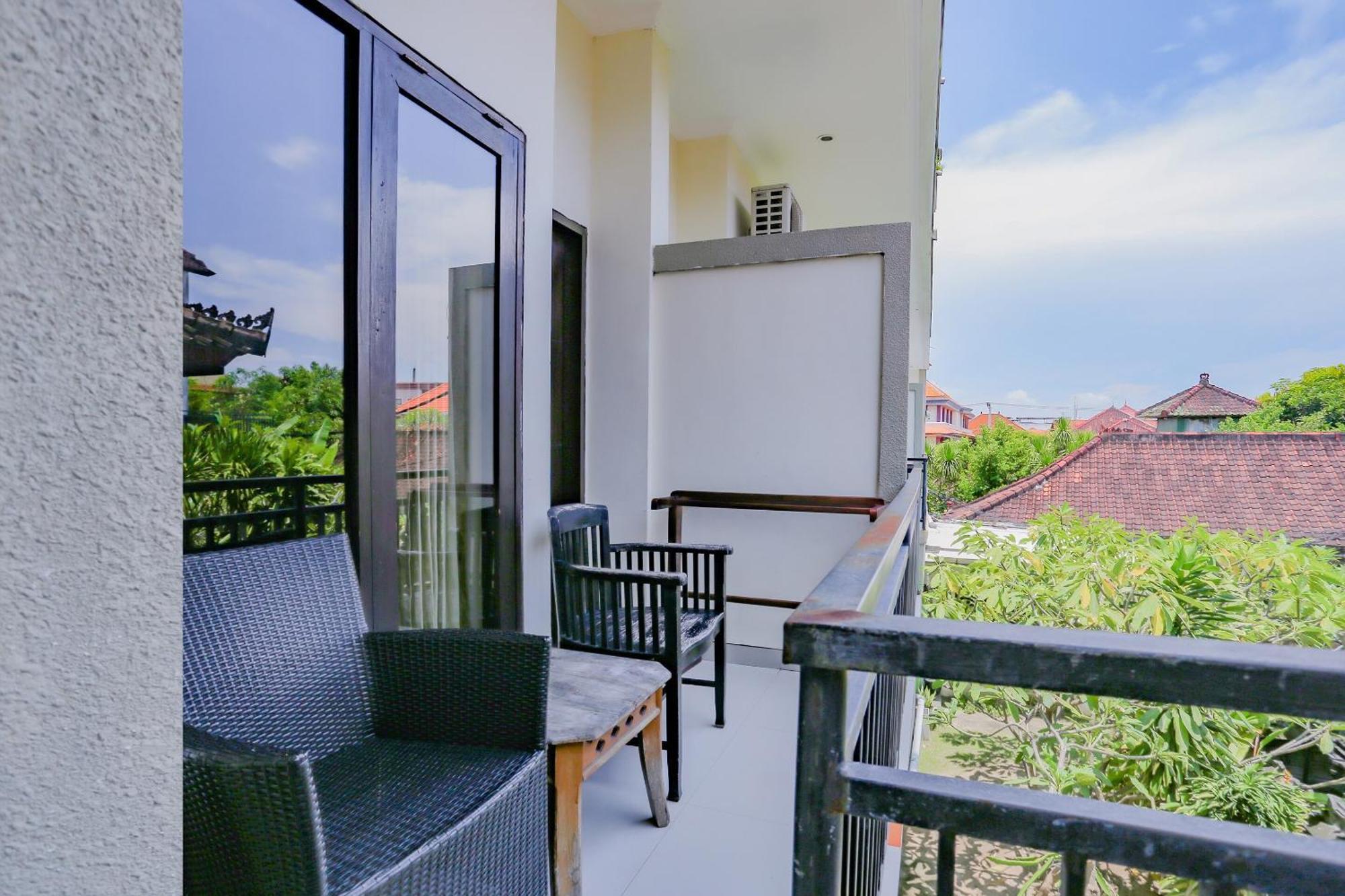Oyo 4012 Ari Beach Inn Kuta  Exterior photo