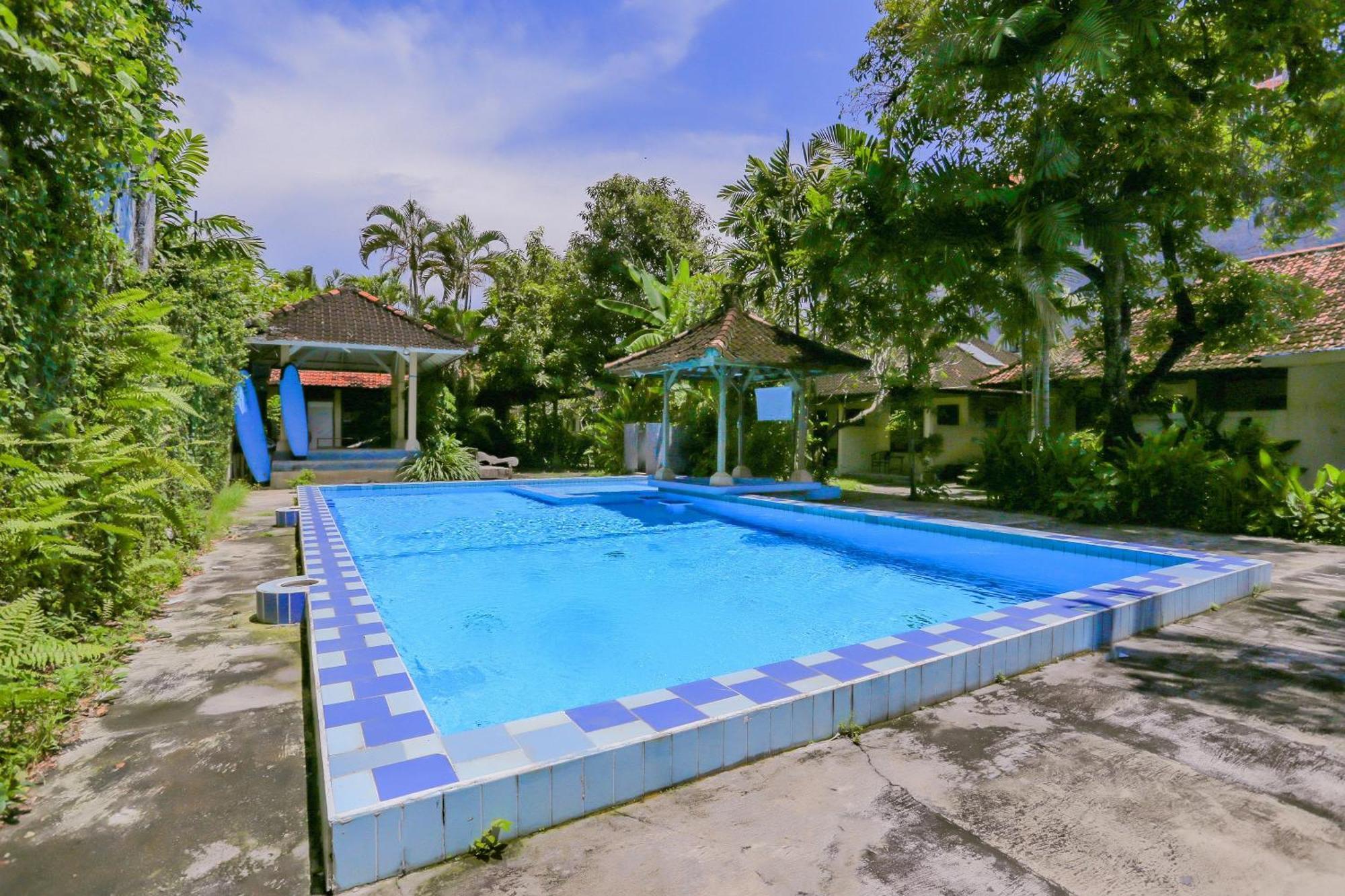 Oyo 4012 Ari Beach Inn Kuta  Exterior photo