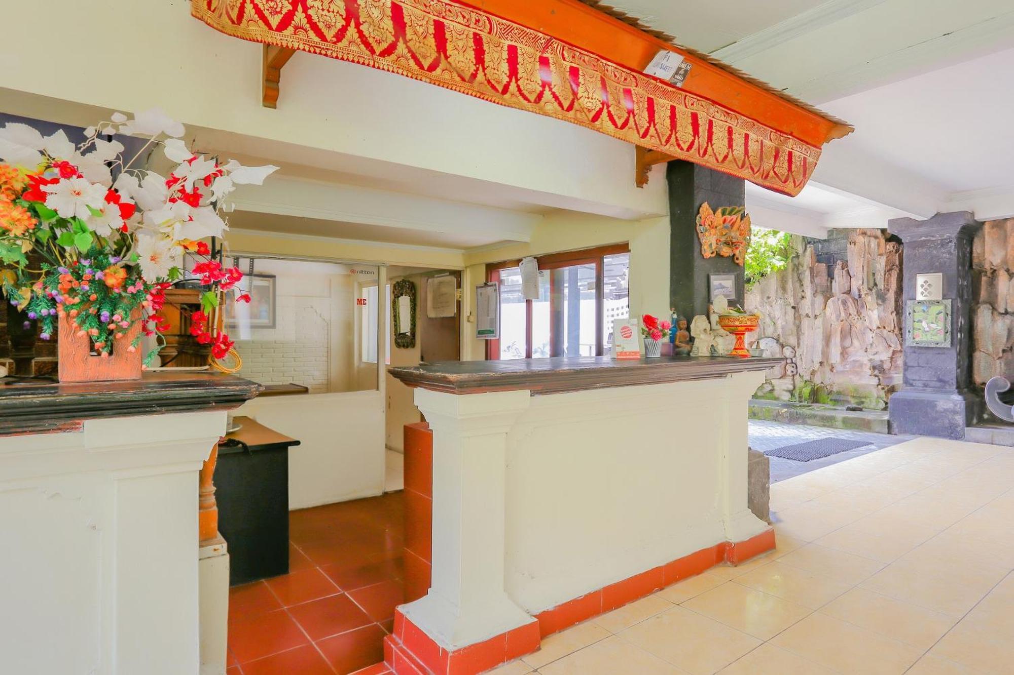 Oyo 4012 Ari Beach Inn Kuta  Exterior photo