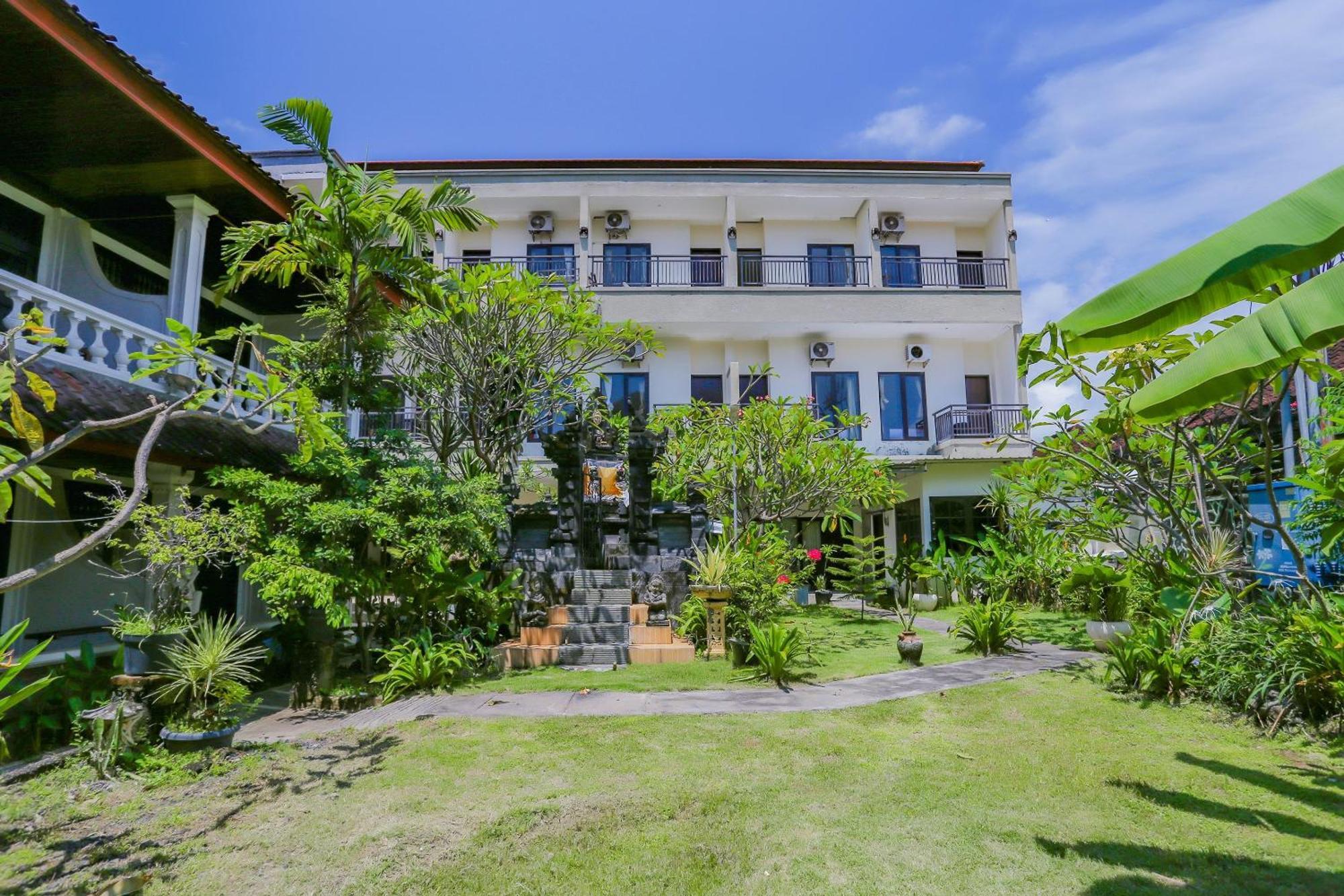 Oyo 4012 Ari Beach Inn Kuta  Exterior photo